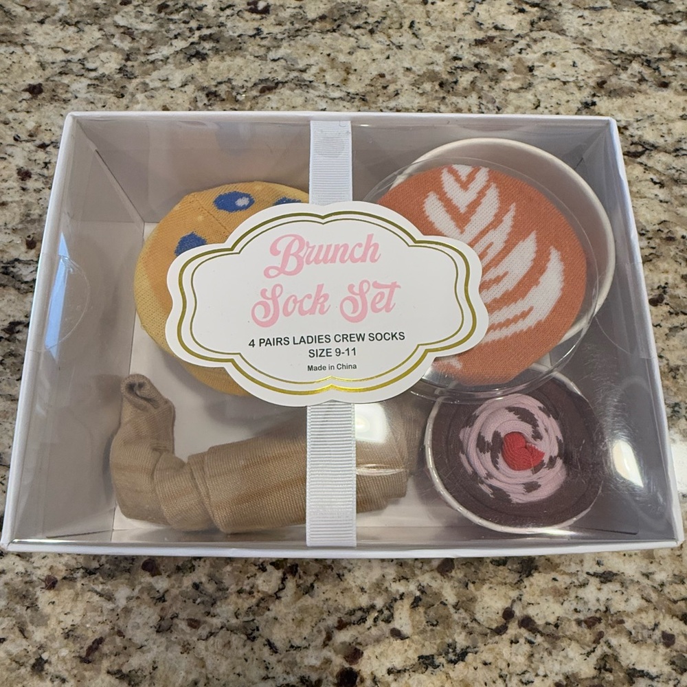 Brunch Sock gift Set 4 pairs ladies crew socks SZ 9-11
